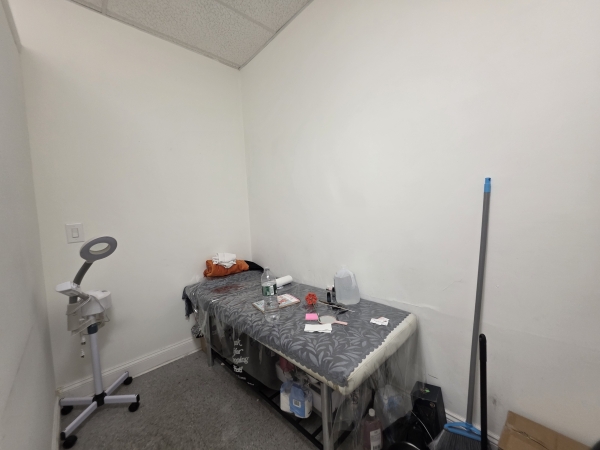 Listing Image #6 - Retail for lease at 1446 Williamsbridge Road, Bronx NY 10461