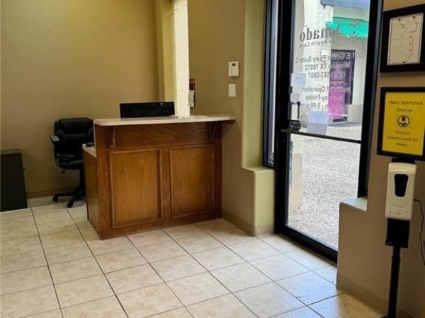 Listing Image #2 - Retail for lease at 1605 E Griffin Parkway #C, Mission TX 78572