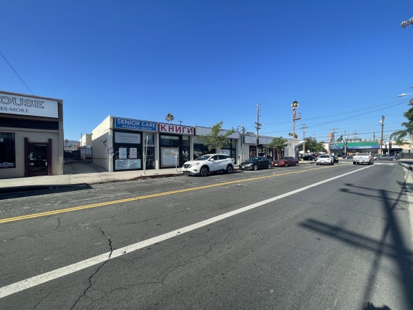 Listing Image #1 - Retail for lease at 18458 1/2 Clark Street, Tarzana CA 91356