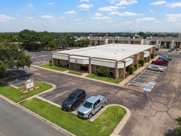 Listing Image #1 - Office for lease at 204 Woodhew Dr, Waco TX 76712