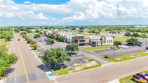 Listing Image #3 - Office for lease at 427 E Duranta Avenue #102, Alamo TX 78516