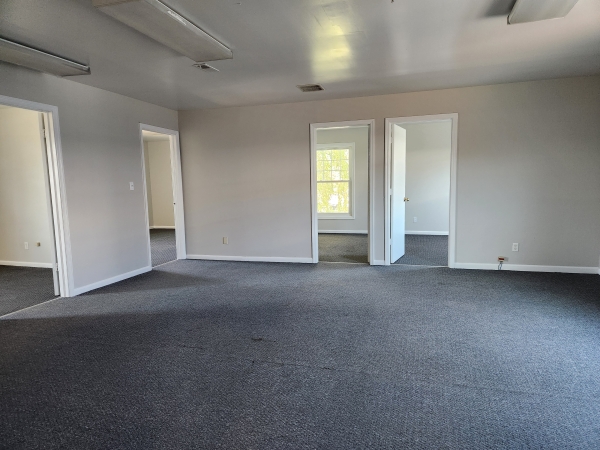 Listing Image #3 - Industrial for lease at 510 S Staley Rd, Champaign IL 61822 Listing Image #3 - Industrial for lease at 510 S Staley Rd, Champaign IL 61822