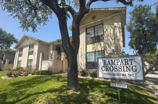 Listing Image #1 - Others for lease at 165 W Rampart Dr, San Antonio TX 78216