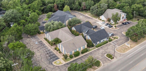 Listing Image #1 - Office for lease at 5211 Lake Shore Dr, Waco TX 76710