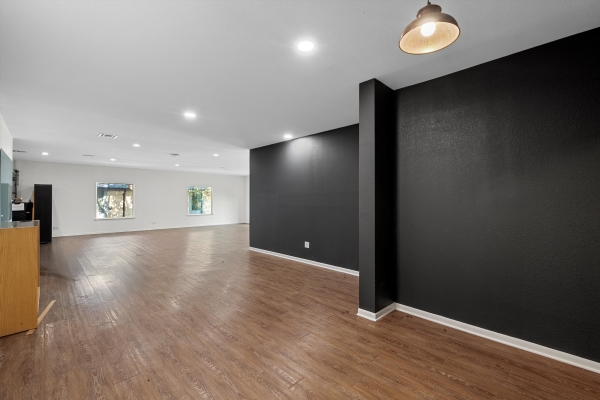 Listing Image #2 - Office for lease at 5211 Lake Shore Dr, Waco TX 76710