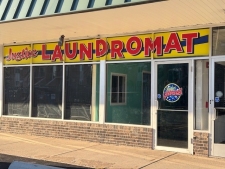 Retail property for lease in Justice, IL