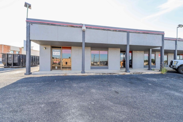 Listing Image #2 - Industrial for lease at 12153 Valliant St, San Antonio TX 78216