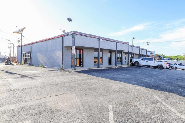 Listing Image #3 - Industrial for lease at 12153 Valliant St, San Antonio TX 78216