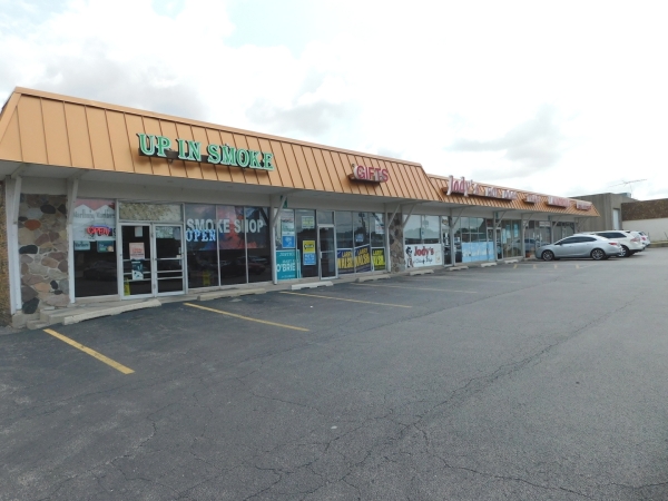 Listing Image #3 - Retail for lease at 318 REPUBLIC Avenue 318, Joliet IL 60435 Listing Image #3 - Retail for lease at 318 REPUBLIC Avenue 318, Joliet IL 60435