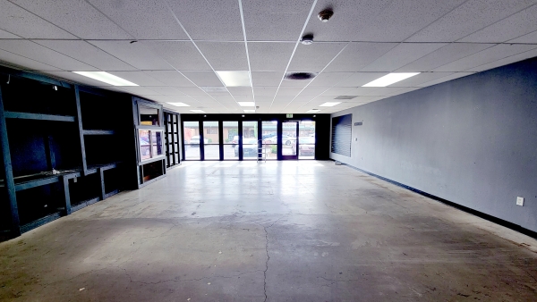 Listing Image #2 - Retail for lease at 4930 River Rd N, Keizer OR 97303 Listing Image #2 - Retail for lease at 4930 River Rd N, Keizer OR 97303