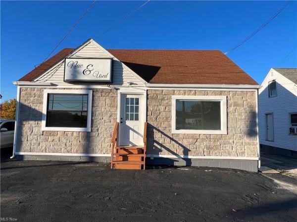 Listing Image #1 - Office for lease at 4954 Mahoning Ave, Youngstown OH 44515
