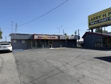 Retail property for lease in Canoga Park, CA