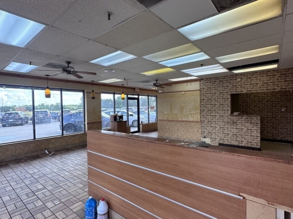 Listing Image #3 - Retail for lease at 201 S Rand Road, Lake Zurich IL 60047 Listing Image #3 - Retail for lease at 201 S Rand Road, Lake Zurich IL 60047