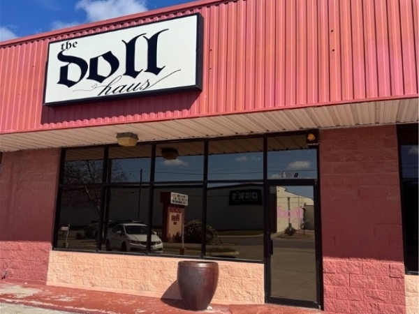 Listing Image #3 - Retail for lease at 5622 Mcardle D, Corpus Christi TX 78412 Listing Image #3 - Retail for lease at 5622 Mcardle D, Corpus Christi TX 78412