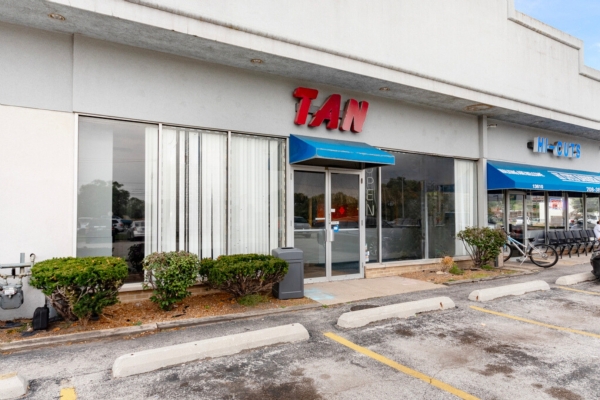 Listing Image #1 - Retail for lease at 13612 Cicero Avenue, Crestwood IL 60418