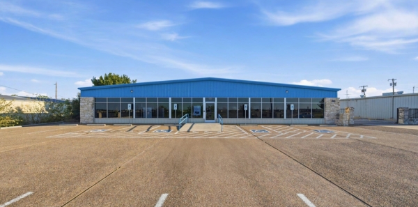 Listing Image #1 - Retail for lease at 4980 S Loop 340, Waco TX 76706