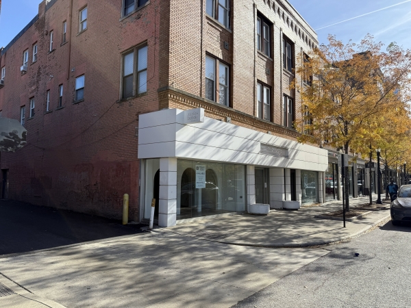 Listing Image #1 - Retail for lease at 854-858 N High St, Columbus OH 43215