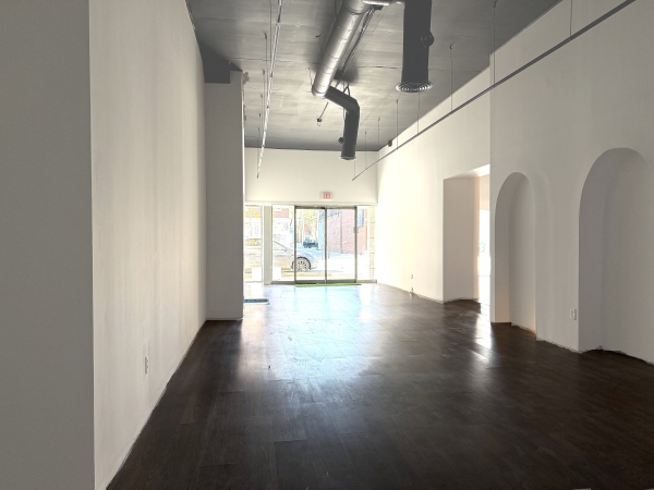 Listing Image #3 - Retail for lease at 854-858 N High St, Columbus OH 43215