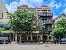 Retail for lease in Chicago, IL