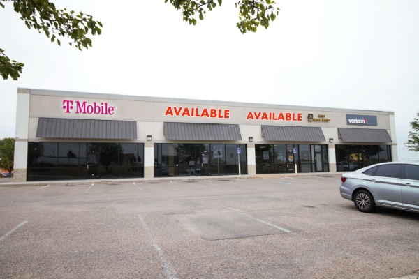 Listing Image #1 - Retail for lease at 2025 S Dumas Ave, Dumas TX 79029