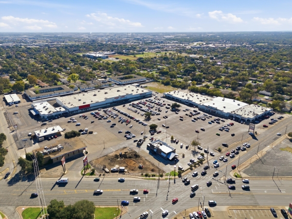 Listing Image #1 - Retail for lease at 1200 Richland Dr, Waco TX 76710