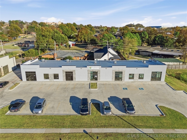 Listing Image #1 - Office for lease at 1071 N Birch St, Broken Arrow OK 74012