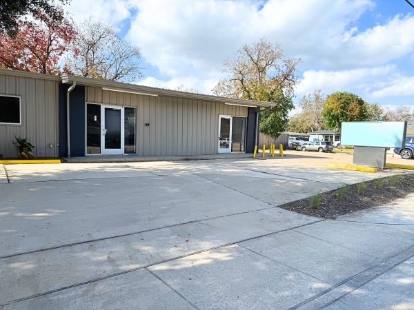 Listing Image #1 - Retail for lease at 1120 S Richey, Pasadena TX 77506