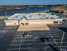 Retail property for lease in Alton, IL