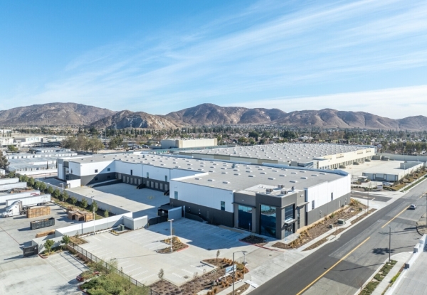 Listing Image #1 - Industrial for lease at 11179 Banana Avenue, Fontana CA 92337