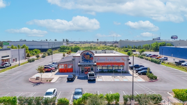 Listing Image #1 - Retail for lease at 1411 W. Expressway 83, Weslaco TX 78596