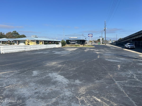 Listing Image #1 - Retail for lease at 3635 14th Street, Pascagoula MS 39567