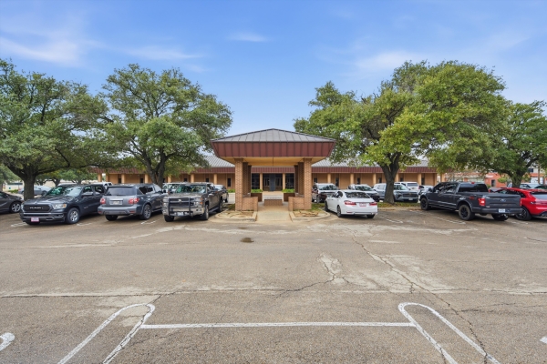 Listing Image #1 - Office for lease at 4800 Lakewood Dr, Waco TX 76710