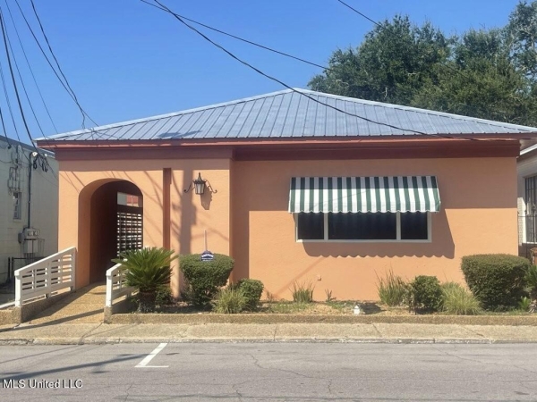 Listing Image #1 - Office for lease at 177 Lameuse Street, Biloxi MS 39530