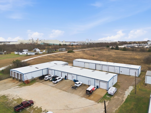 Listing Image #2 - Industrial for lease at 808 - 816 Panther Way, Hewitt TX 76712 Listing Image #2 - Industrial for lease at 808 - 816 Panther Way, Hewitt TX 76712