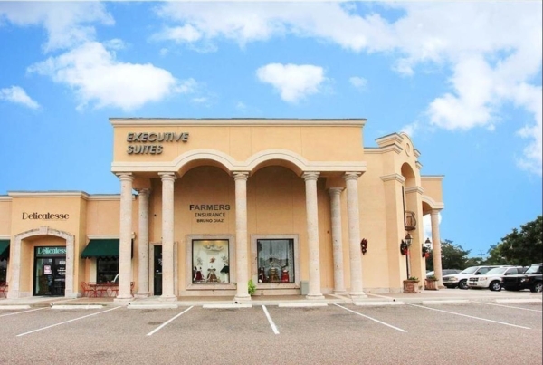 Listing Image #1 - Office for lease at 107 Calle Del Norte, Laredo TX 78041