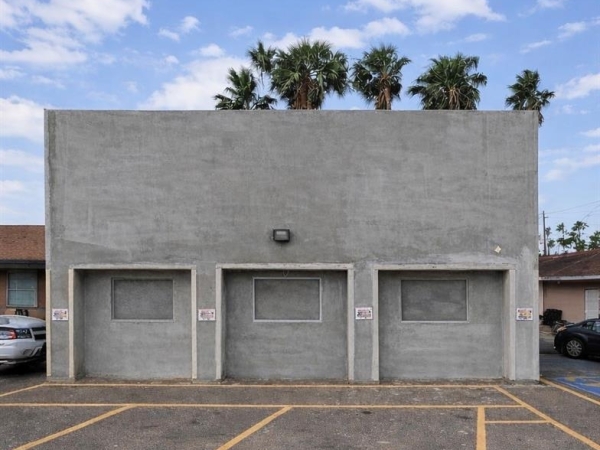 Listing Image #1 - Retail for lease at 110 N 16th #A, McAllen TX 78501