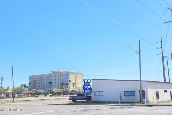 Listing Image #2 - Office for lease at 15277 Creosote Road, Gulfport MS 39503