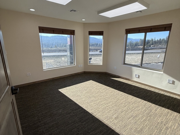 Listing Image #3 - Others for lease at 4077 N. Huetter Rd. Unit 1, Post Falls ID 83854