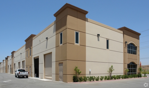 Listing Image #2 - Industrial for lease at 18451 Collier Avenue Suite B, Lake Elsinore CA 92530