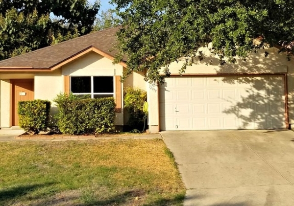 Listing Image #1 - Others for lease at 12019 Vintage Point, San Antonio TX 78253