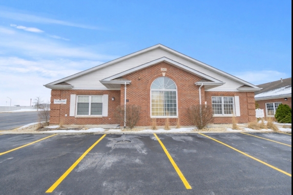 Listing Image #1 - Office for lease at 15859 Ridgeland, Oak Forest IL 60452
