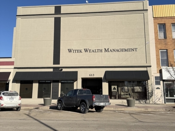 Listing Image #1 - Office for lease at 613 1st St, La Salle IL 61301 Listing Image #1 - Office for lease at 613 1st St, La Salle IL 61301