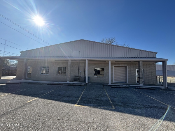 Listing Image #2 - Retail for lease at 120 2nd Street, Wiggins MS 39577 Listing Image #2 - Retail for lease at 120 2nd Street, Wiggins MS 39577