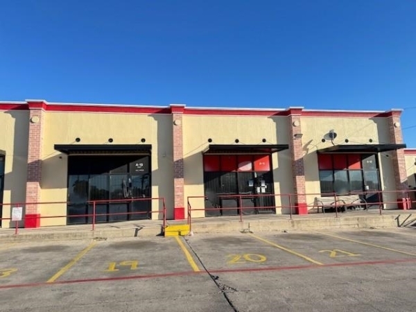 Listing Image #1 - Retail for lease at 3210 Jaime Zapata Memorial Hwy, Laredo TX 78043
