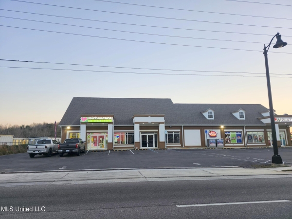Listing Image #3 - Retail for lease at 14165 Dedeaux Road, Gulfport MS 39503