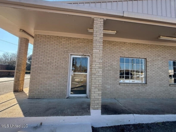 Listing Image #1 - Retail for lease at 120 2nd Street, Lumberton MS 39455 Listing Image #1 - Retail for lease at 120 2nd Street, Lumberton MS 39455