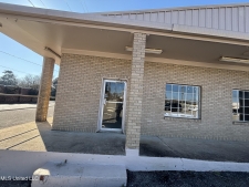 Retail property for lease in Lumberton, MS