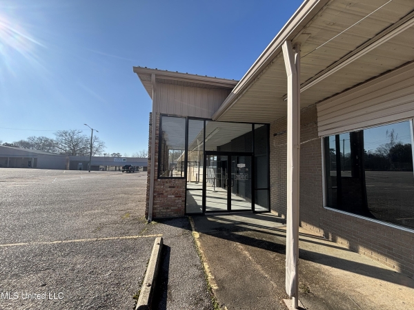Listing Image #1 - Retail for lease at 116 S 2nd Street, Wiggins MS 39577