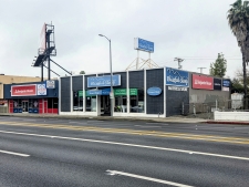 Retail property for lease in Canoga Park, CA
