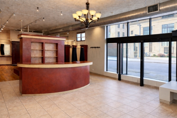 Listing Image #1 - Multi-Use for lease at 2400 Hennepin Ave S, Minneapolis MN 55405